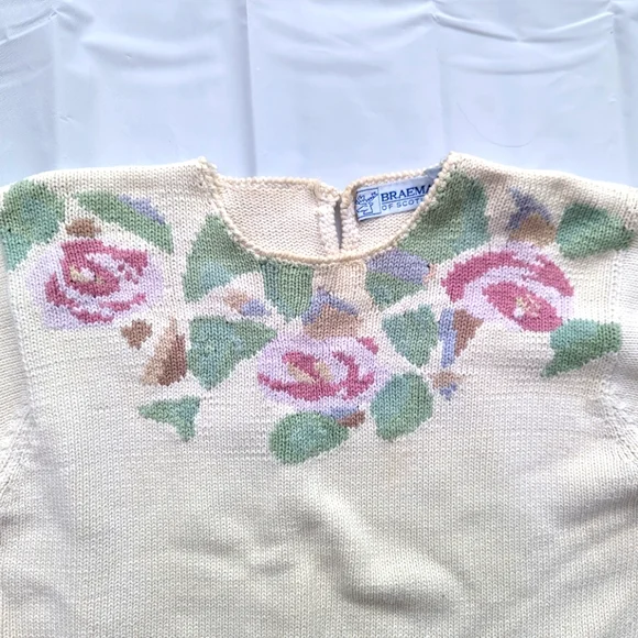 Floral Patterned Cream Sweater - Picture 3 of 8